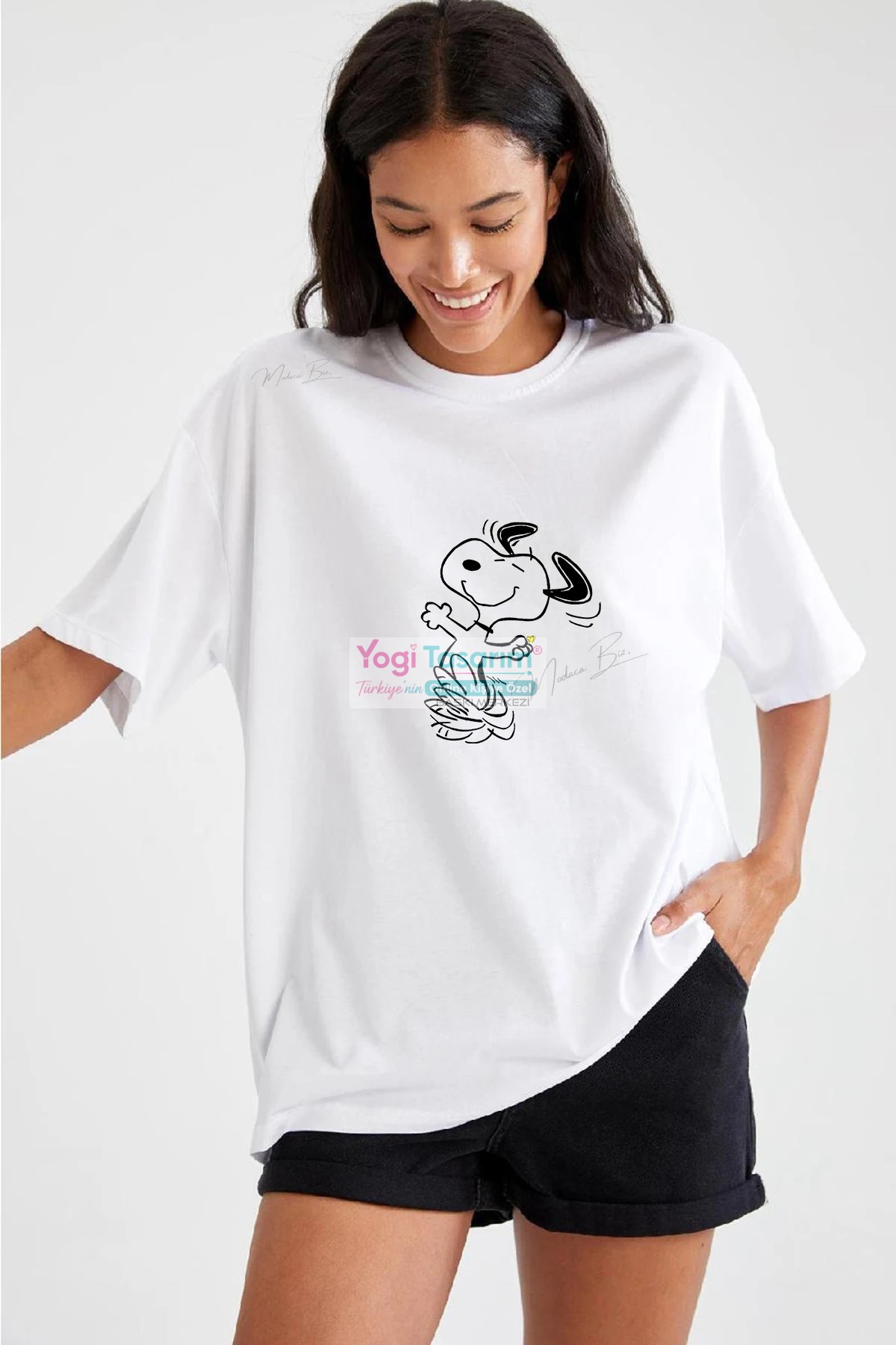 Mutlu Dans Eden Snoopy Baskılı Unisex Tişört %100 Pamuklu
